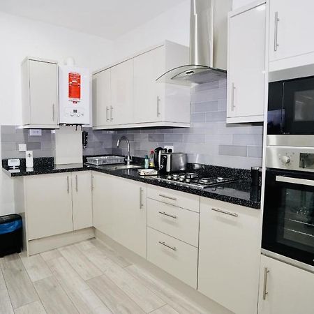 E2M Stays Lovely Apt Close To Ilford Station With Free Parking 외부 사진