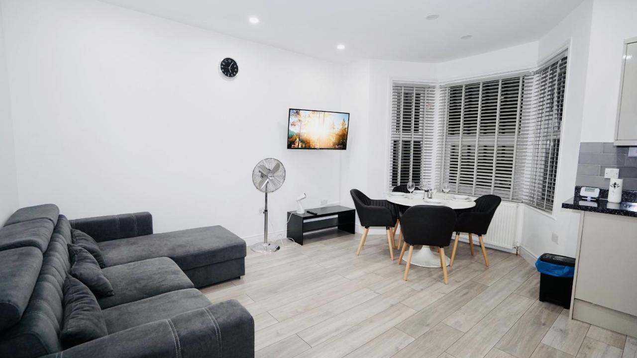 E2M Stays Lovely Apt Close To Ilford Station With Free Parking 외부 사진