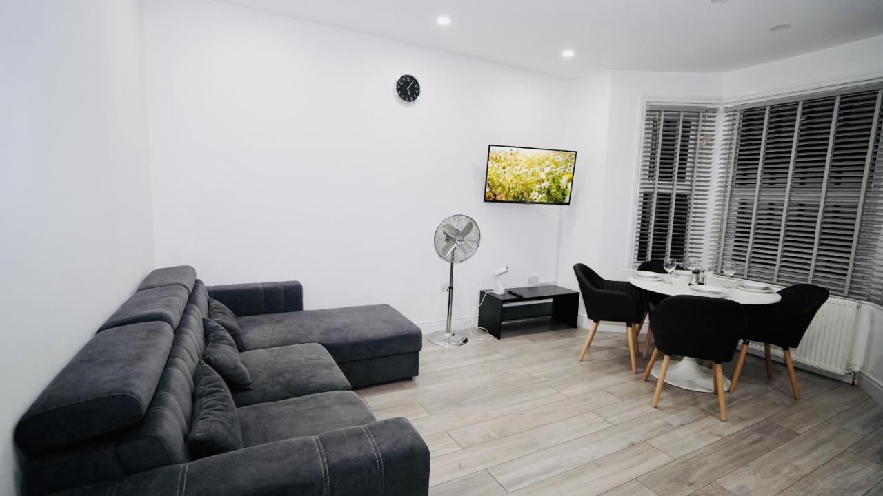 E2M Stays Lovely Apt Close To Ilford Station With Free Parking 외부 사진